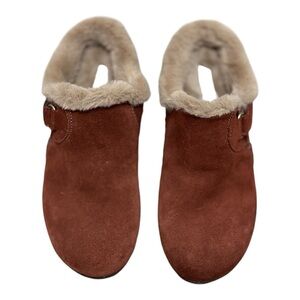 Clarks Roseville Suede Fur-Lined Clogs Mahogany | Size US 6